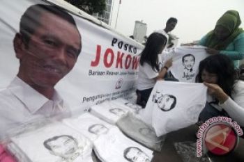 Ratusan Relawan Dukung Jokowi Maju Capres