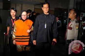 KPK Periksa Pengacara Ratu Atut