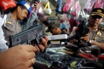 Perampas Sepeda Motor Ini Hanya Modal Senjata Mainan