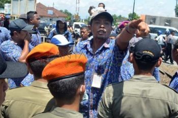 Demo Asongan Stasiun