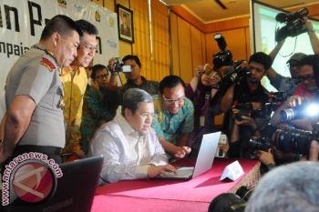 Gubernur Jawa Barat lapor pajak melalui e-filing
