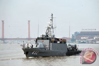 KRI Lemadang Susuri Musi