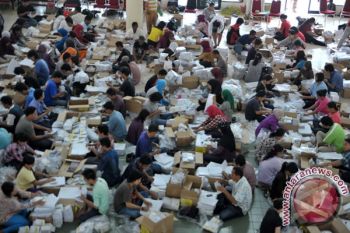 Tenaga Pelipat Surat Suara