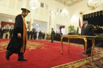 Presiden Saksikan Sumpah Jabatan Wakil Ketua MA