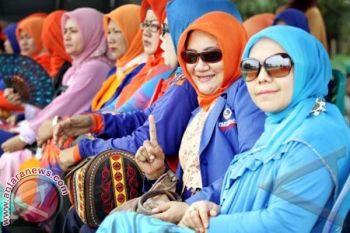 Pemilu - Caleg Perempuan Golkar Sulbar Optimis Raih Kursi 