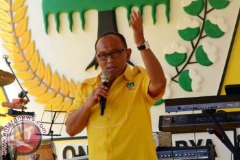 Abu Rizal Bakrie Kukuhkan Sahabat ARB Sulsel 