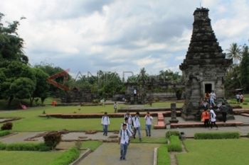 Kunjungan Wisata Candi Panataran