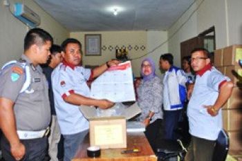 156 Lembar Surat Suara di KPU Natuna Cacat