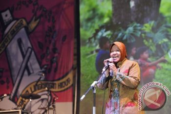  Rismaharini Dapat Penghargaan Karena Berhasil Membangun Kota Surabaya