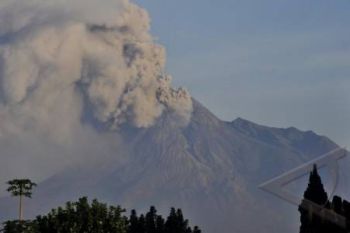 Hujan Pasir Turun di Kawasan Gunung Merapi