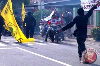 Polres tunggu laporan tindaklanjuti bentrokan antarsimpatisan parpol