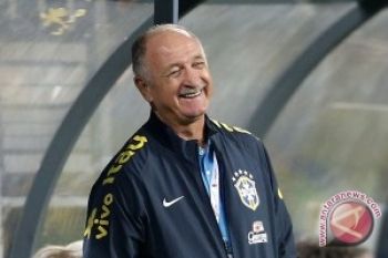 Barcelona Dikritik Scolari Soal Neymar