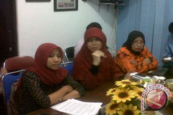 Dr Ari Darmastuti MA: Perempuan Dalam Kehidupan Politik dan Tantangannya