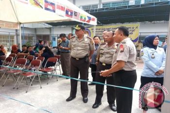 Kapolda pantau pencoblosan di LP Wanita Palembang
