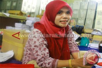 KPU Libatkan Ratusan Orang Sortir-Lipat Surat Suara 