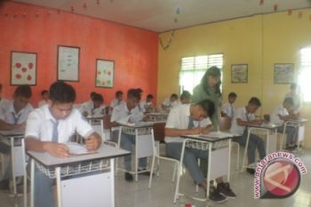 7.785 Siswa Manado Uji Coba Ujian Nasional 