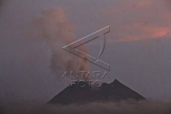 Pariwisata Borobudur Normal Meski Kena Abu Merapi