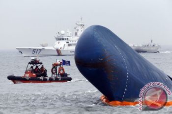  10 Jenazah Ditemukan dari Feri Sewol