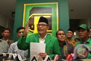 Emron Pangkapi Nilai Surat Pemecatan Suharso Bodong
