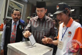 Gubernur NTB tinjau berbagai TPS setelah coblos