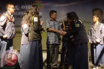Jusuf Kalla Ajarkan Kemimpinan Pada Pertemuan OSIS