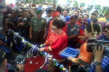 Gubernur Resmikan Pameran Pembangunan "Halo Sultra" 2014