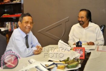 Mahfud Temui Surya Paloh