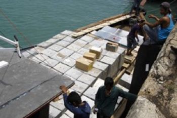 KPU Batam Distribusikan Logistik Wilayah Pesisir