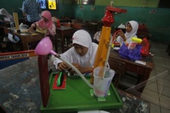 Temanggung Kawal Pendidikan Anak Miskin Berprestasi