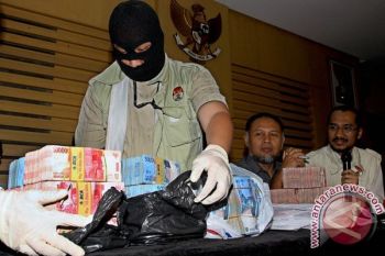 Tim KPK Geledah Kantor Bupati Bogor