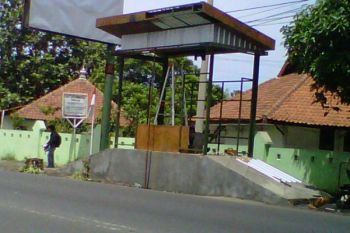 12 Shelter BRT Trans Semarang Dibongkar