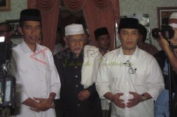 KH Azis Mansyur dan Jokowi 