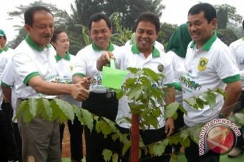 Bupati Ini Berkilah, Sebut Gratifikasi Dilakukan Staf