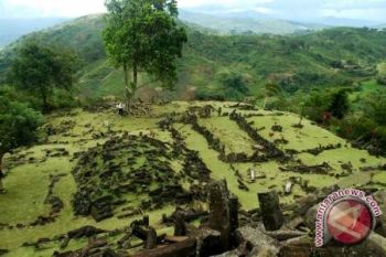 Gunung Padang Wisata Megalit Menjanjikan