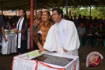 Wagub Sulut resmikan pastori  GMIM Kumelembuai Rp742 juta