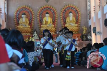 Umat Budha ramaikan Vihara rayakan Waisak