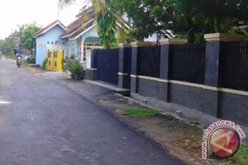 Aspal Dong Jalan Permukiman warga Biasa