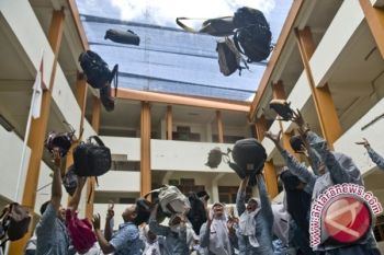  Tingkat Kelulusan UN SLTA 98,02 Persen