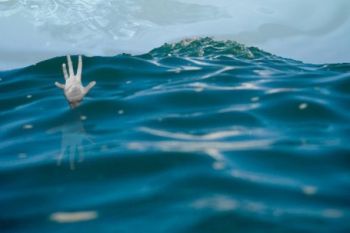 Pengunjung Pantai Gandoriah Terseret Ombak, Satu Meninggal