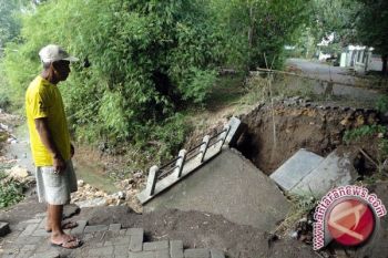 Pemkab diharapkan segera perbaiki Jembatan Sabrang 