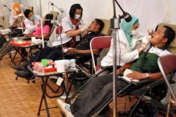 Ribuan Orang Berobat Gratis di Candi Borobudur