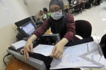 Scanning Lembar Jawab US di Temanggung Selesai