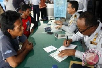 Ganjar Pilih Sanksi Disiplin bagi Petugas Jembatan Timbang