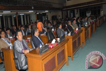DPRD pertanyakan pemborosan anggaran di Bappeda NTB