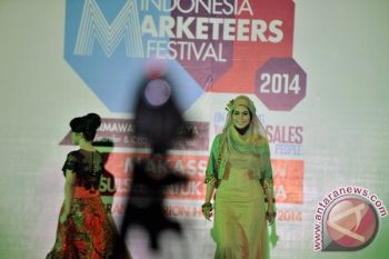 LOMBA FASHION SHOW BUSANA BATIK MAKASSAR 2014