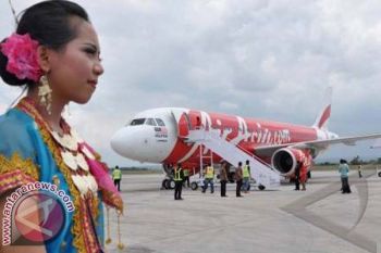 Penumpang Sesalkan Penutupan Rute Penerbangan Air Asia
