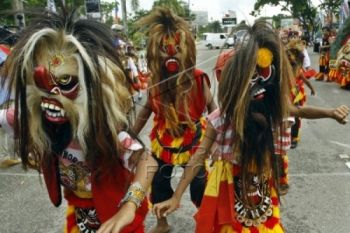 Pemkot Kendari Gelar Kirab Budaya 2014