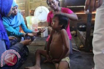 Wabup Jenguk Bocah Penderita Tanpa Lubang Anus 