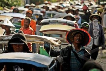 Anak Tukang Becak Ini Lulusan Terbaik Unnes