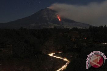 Gunung Sinabung Meletus